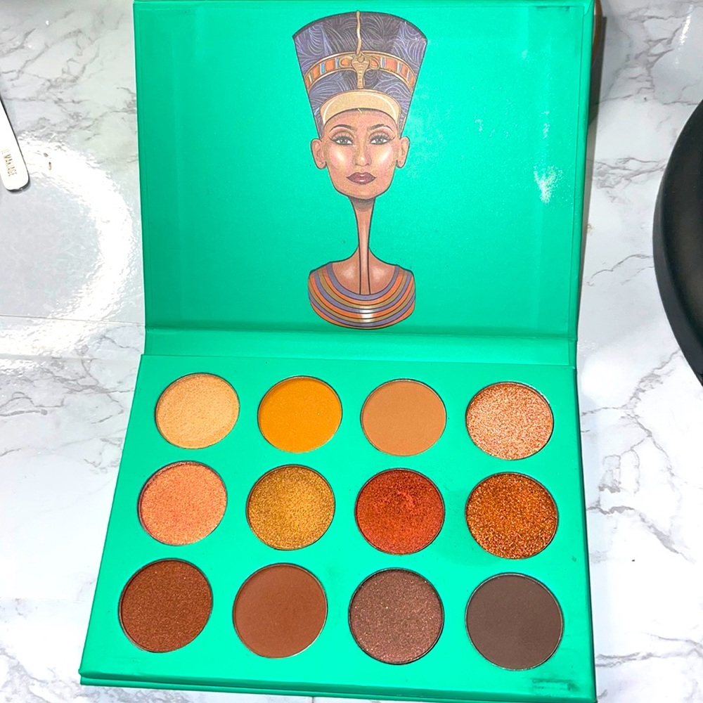 Juvia’s Place Eyeshadow Pallete